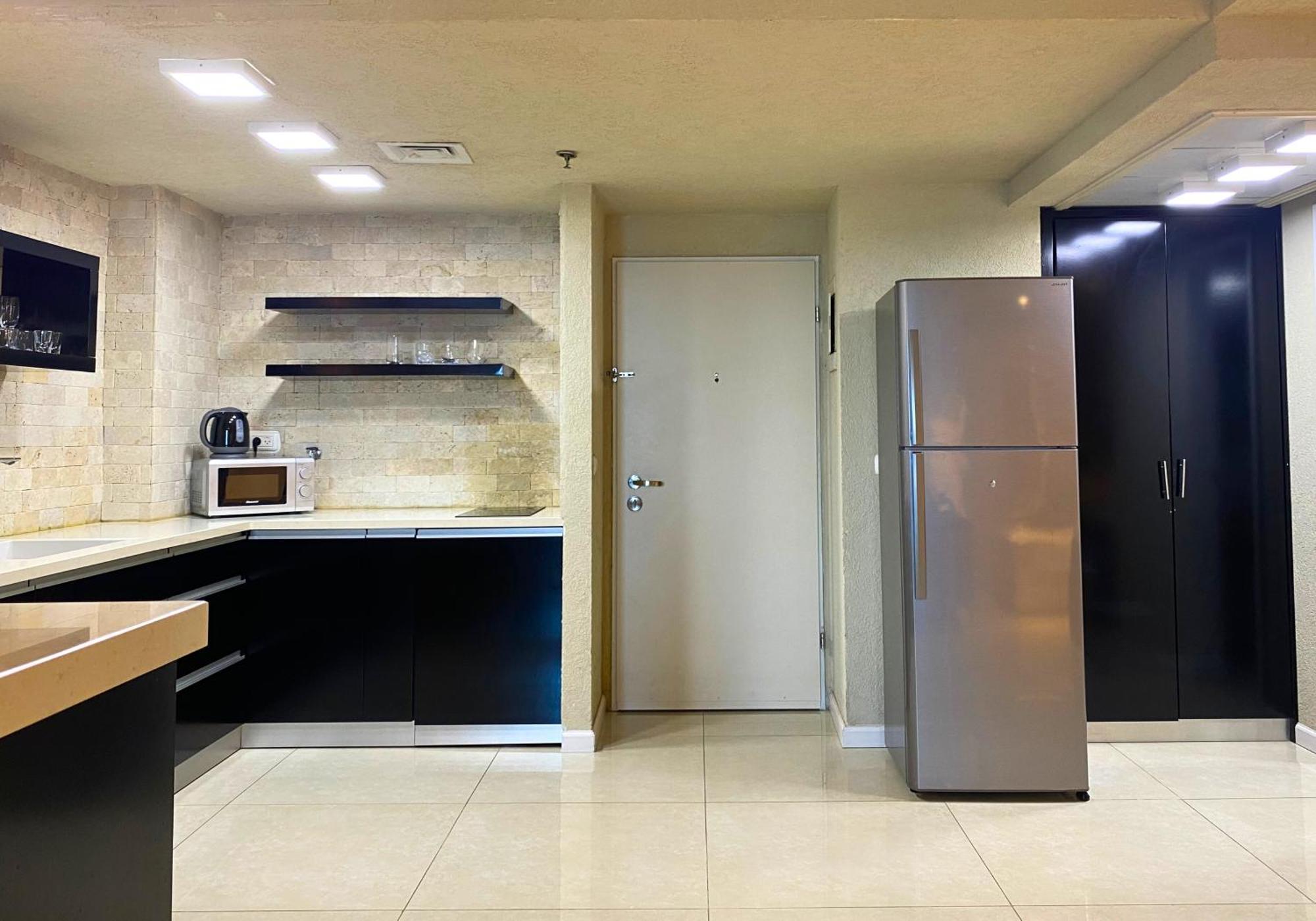 Almog Beach Apartments מגדלי חוף הכרמל חיפה Exteriér fotografie